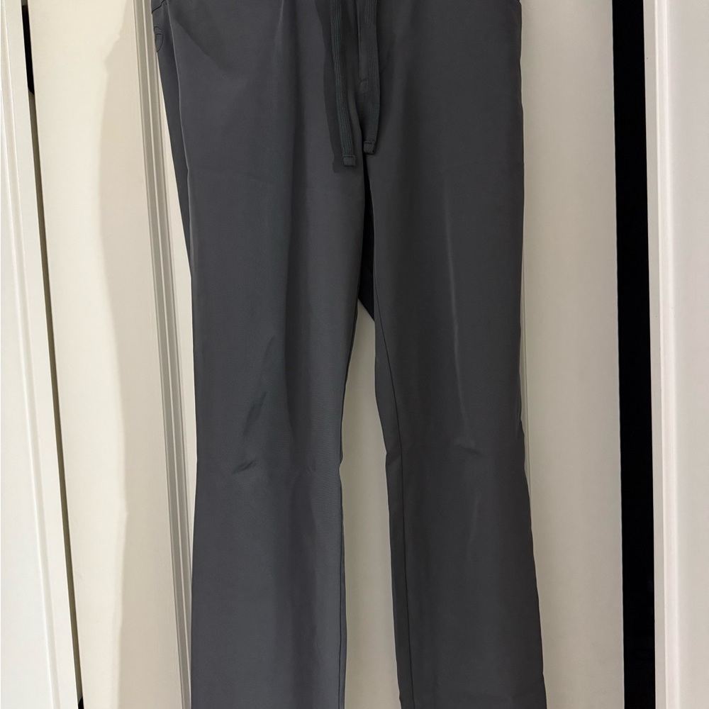 Magellan Outdoors women’s Charcoal Joggers